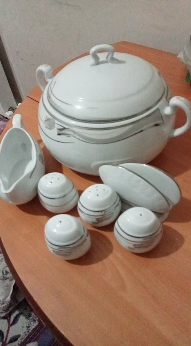 Beyaz ve Gri Desenli Sofra Takımı - Görsel 4