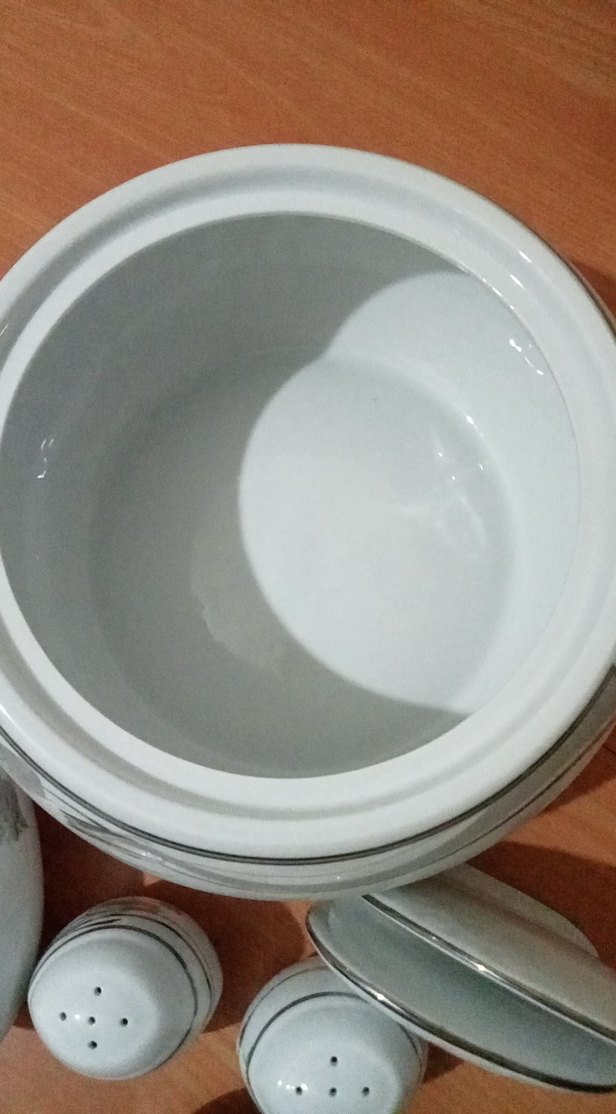 Beyaz ve Gri Desenli Sofra Takımı - Görsel 2