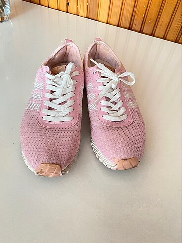 37,5 Beden Adidas spor ayakkabı