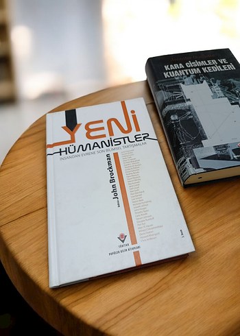Yeni Humanistler & Kara Cisimler ve Kuantum Kedileri Kitapları - Görsel 6
