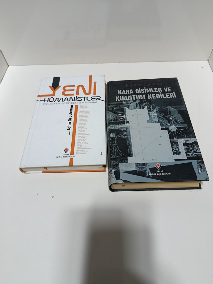 Yeni Humanistler & Kara Cisimler ve Kuantum Kedileri Kitapları - Görsel 2