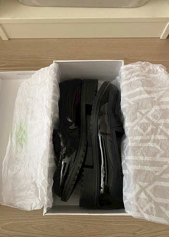 Siyah Parlak Rugan Kadın Loafer - Görsel 4