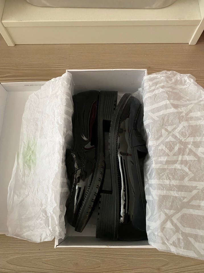 Siyah Parlak Rugan Kadın Loafer - Görsel 4