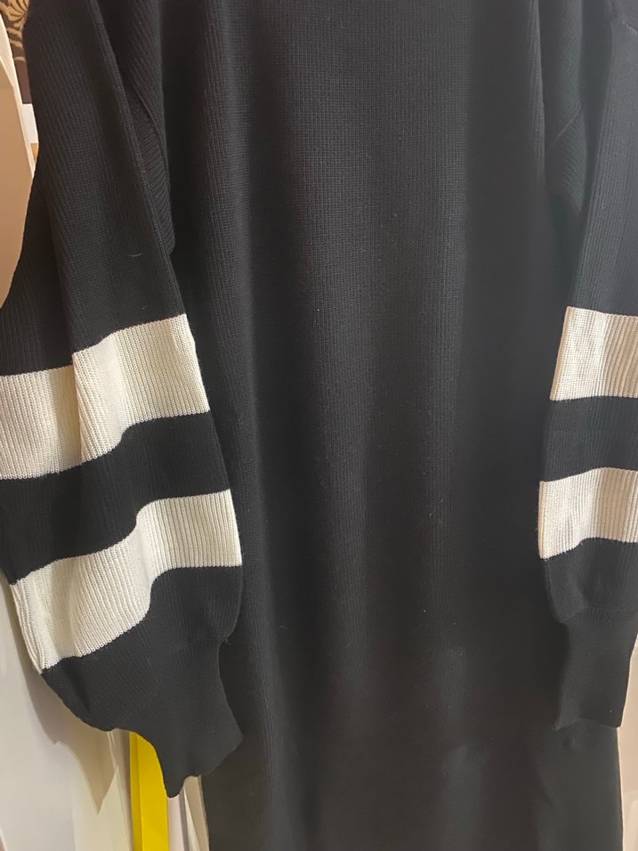 Uzun Kollu Siyah Çizgili Triko Elbise - Görsel 2