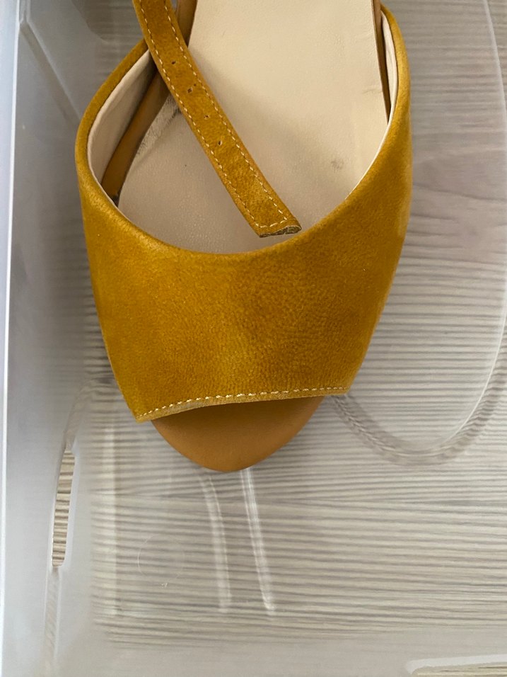 Sarı Süet Dolgu Topuklu Kadın Ayakkabı - Görsel 2