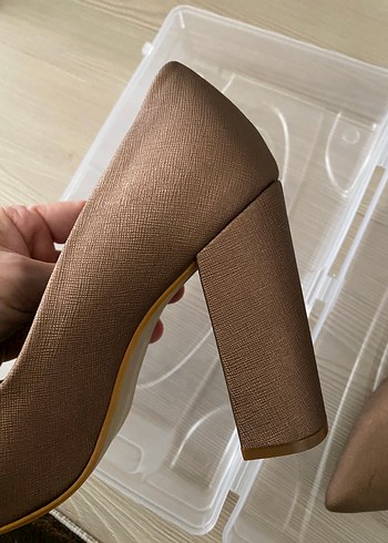 Bertocci Bej Parlak Stiletto Topuklu Kadın Ayakkabı - Görsel 4