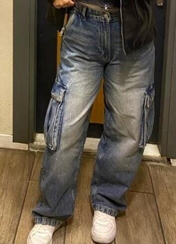 BERSHKA KARGO SKATER JEAN