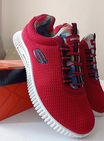 Skechers 42