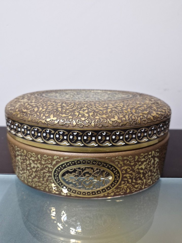 Altın Renkli Parlak Pudra Kutusu - Görsel 2