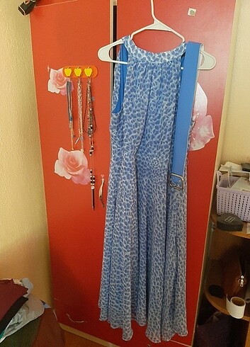 l Beden Mavi kemerli şifon elbise