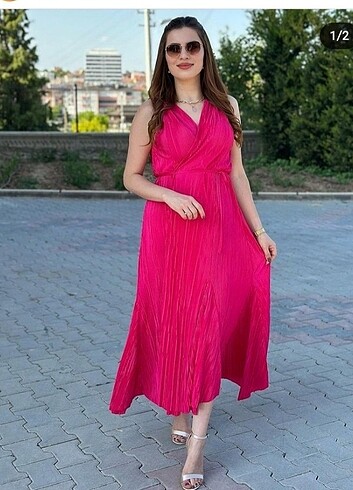 Pembe uzun elbise