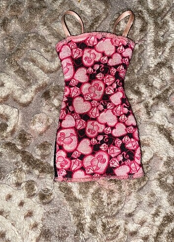 Pembe elbise
