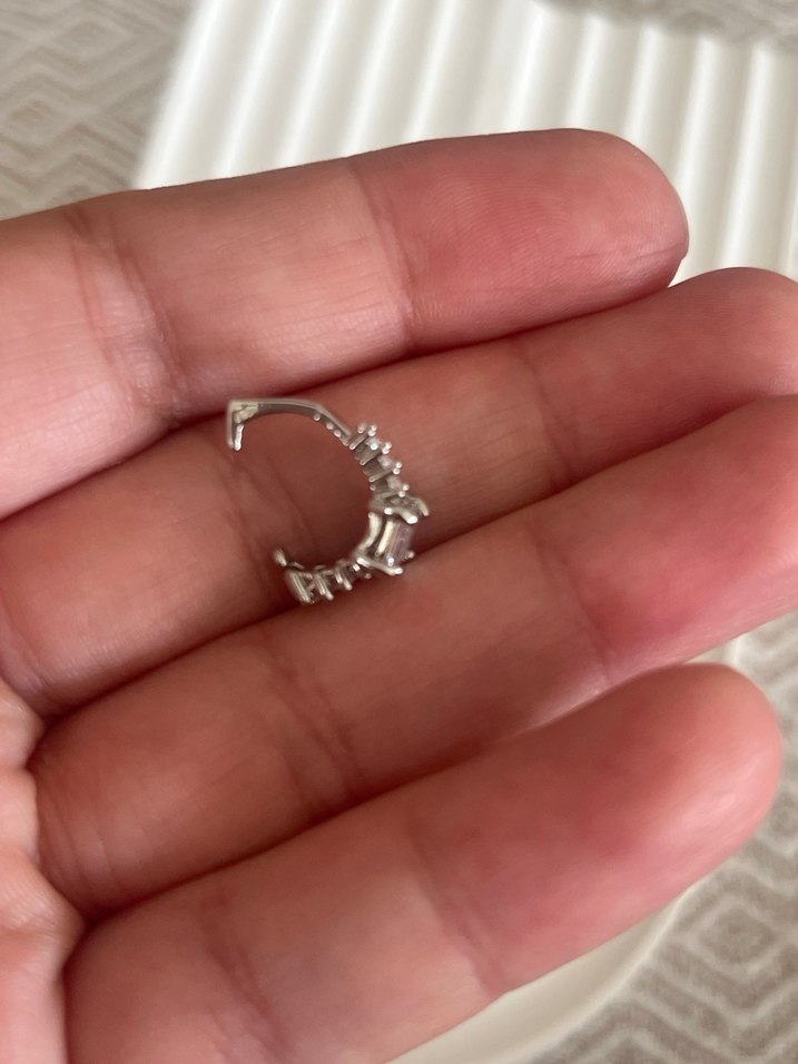 Minimalist Beyaz Pullu Kadın cuff - Görsel 2