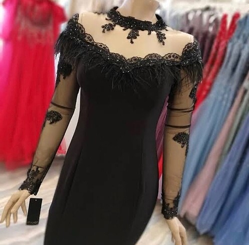 Tüy dantel detay balık model abiye