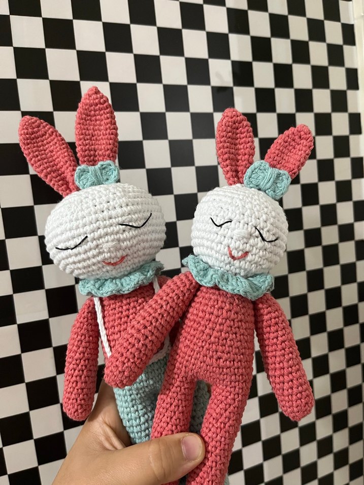 Renkli Örgü Tavşan Peluş Oyuncak - Görsel 3