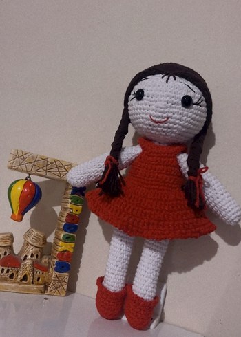 Kırmızı Elbiseli Örgü Bebek - Görsel 5