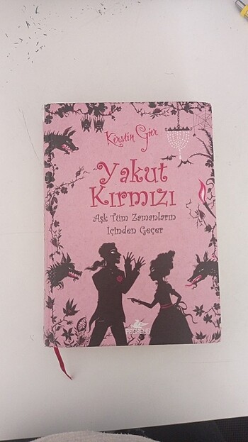 Yakut Kırmızı | Kerstin Gier