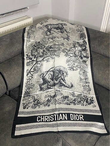 Christian Dior vual ipek şal