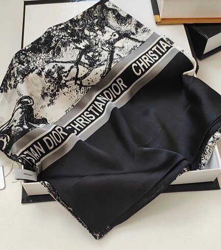 Christian Dior saf ipek çift taraflı şal