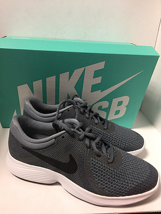 Nike Yeni Spor Ayakkabı