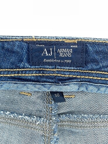 30 Beden mavi Renk Armani Skinny %70 İndirimli.