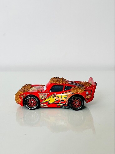 Pixar Cars ŞİMŞEK MACQUEEN Yapraklı Pixar Car