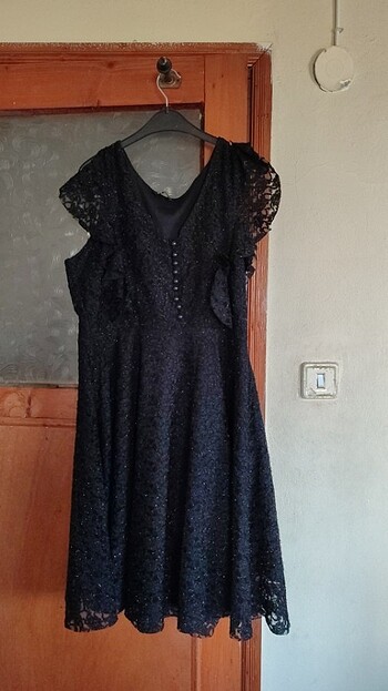 Siyah ışıltılı elbise