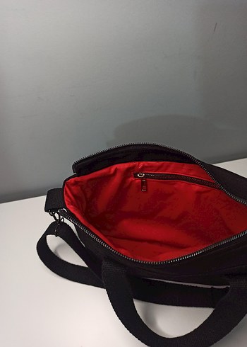 Siyah Fermuarlı Kadın Çantası - Görsel 2