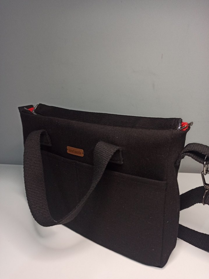 Siyah Fermuarlı Kadın Çantası - Görsel 4