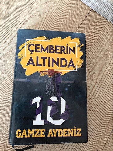 Çemberin Altında ciltli posterli