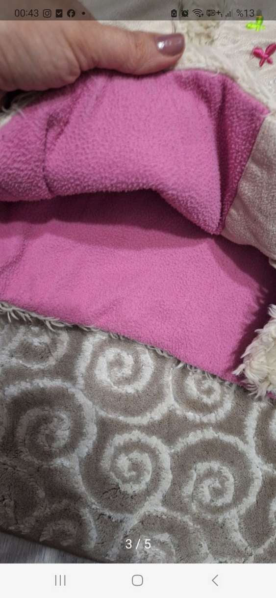 Kız Çocuk Beyaz Kapüşonlu Nakışlı Kaban - Görsel 3