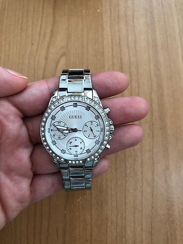 Guess Saat