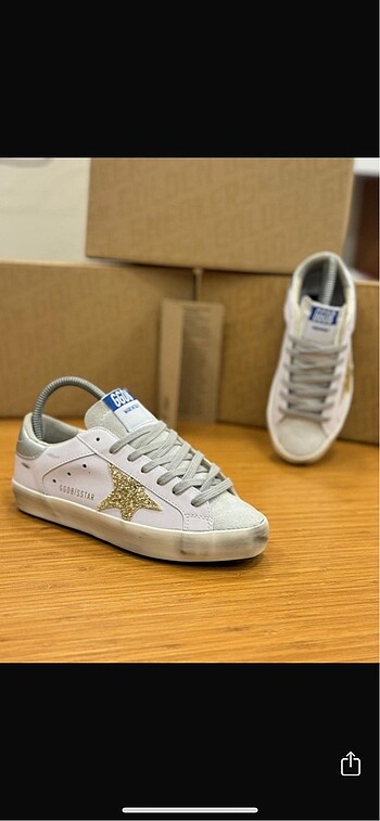 Golden Goose Deluxe Golden goose