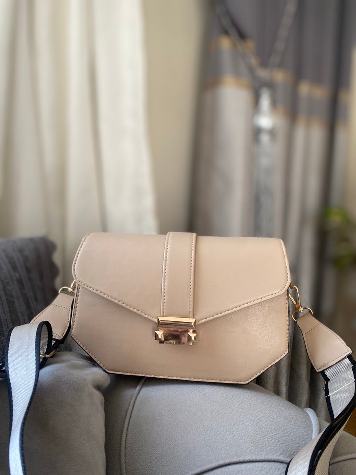 Bej Deri Tokalı Kadın Omuz Çantası - Görsel 3