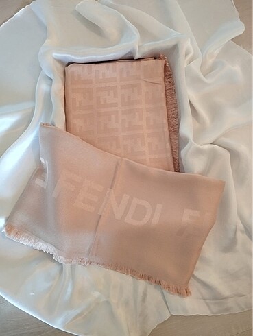 FENDİ ŞAKAR ŞAL
