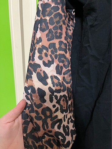 Diğer Kolları leopar detaylı tesettür elbise