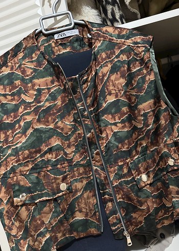 Kadın Kamuflaj Desenli Fermuarlı Yelek - Görsel 2