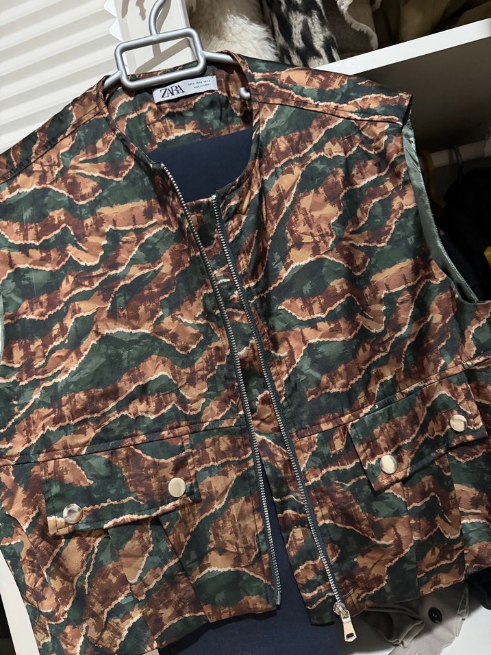 Kadın Kamuflaj Desenli Fermuarlı Yelek - Görsel 2