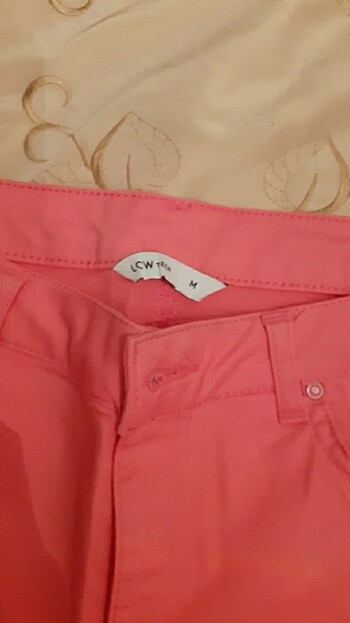 LC Waikiki Pembe şort