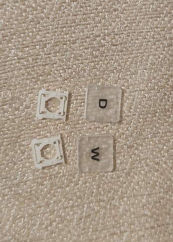 ASUS ROG G513 Serisi şeffaf D ve W tuşları - Görsel 3