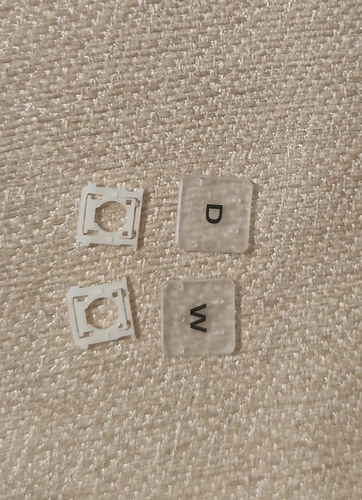 ASUS ROG G513 Serisi şeffaf D ve W tuşları - Görsel 3