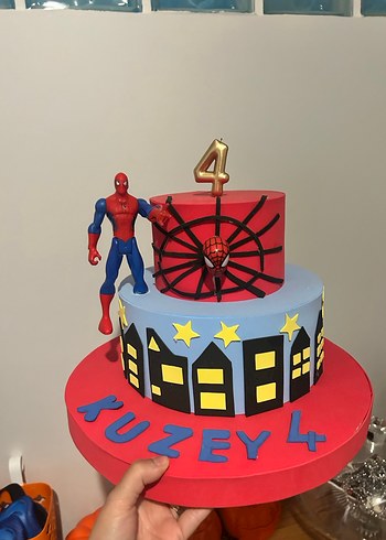 Kırmızı Örümcek Adam Figürlü Pasta - Görsel 2