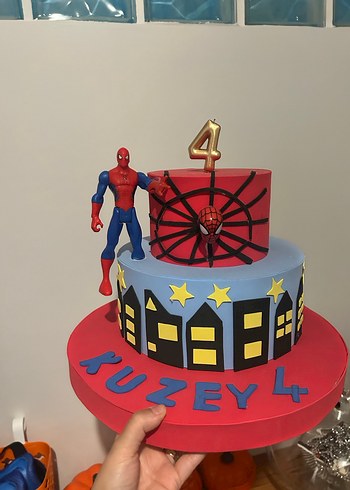 Kırmızı Örümcek Adam Figürlü Pasta - Görsel 3