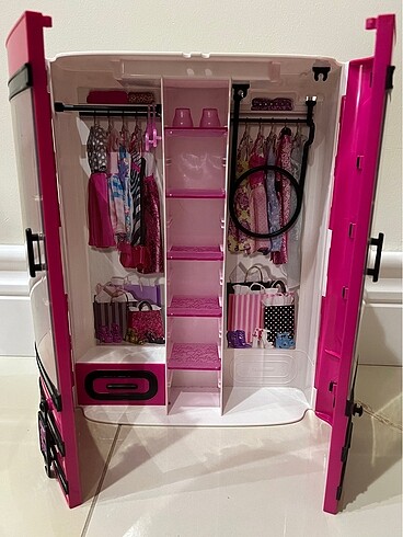  Barbie dolabı