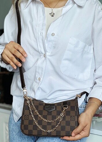 Louis Vuitton Pochette 