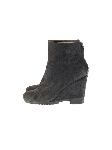 Nine West Bot %70 İndirimli.