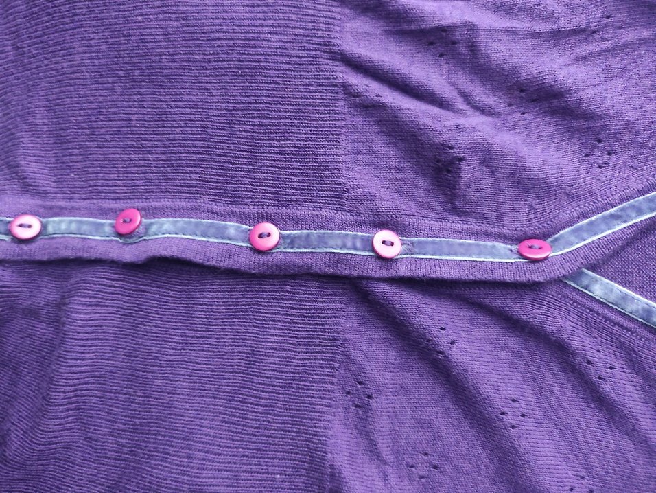 Düğmeli Mor V Yaka Kadın Hırka - Görsel 2