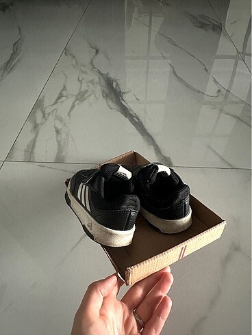 23 Beden siyah Renk Adidas bebek ayakkabısı