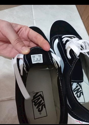 Vans Düz Tabanlı Siyah Beyaz Günlük Spor Ayakkabı - Görsel 2