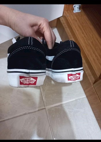 Vans Düz Tabanlı Siyah Beyaz Günlük Spor Ayakkabı - Görsel 4
